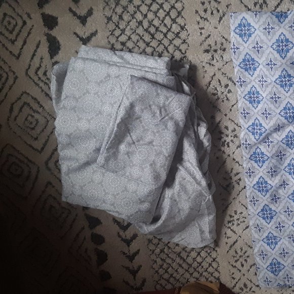 Bed sheet Set Bundle - Picture 5 of 5